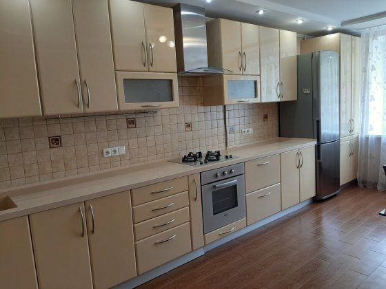 Продам 2 ком с АО, 5й этаж, Мебель, Техника, не угловая Сумы