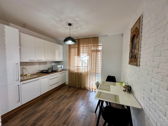 Продаж панорамної квартири Грибоєдова 3 Біля "Дастора" Ужгород