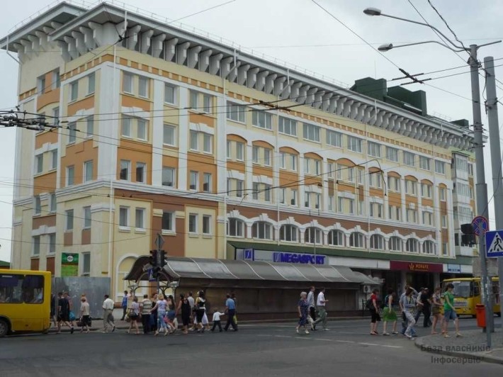 р Центр, 2 рівні, натуральне дерево, індивідуальне опалення - фото 1