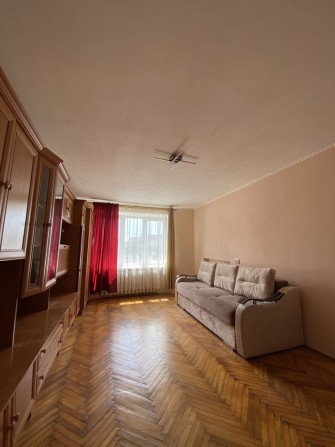 Продаж 1 кім чешки по вул. Комарова - фото 1