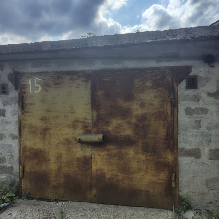 Гараж на масиві старого горгазу - фото 1