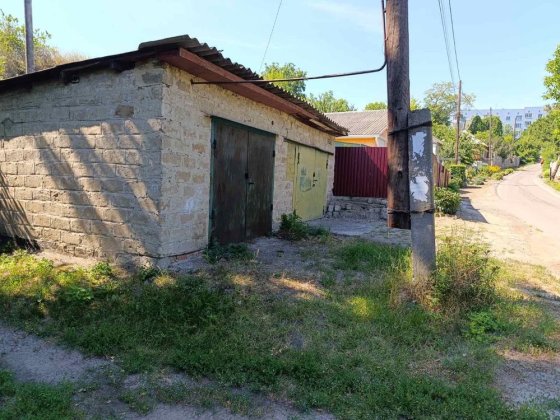 Изюм. Продам гараж в Центре