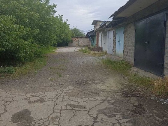 Продам большой гараж в элитном районе города Краматорска Краматорськ