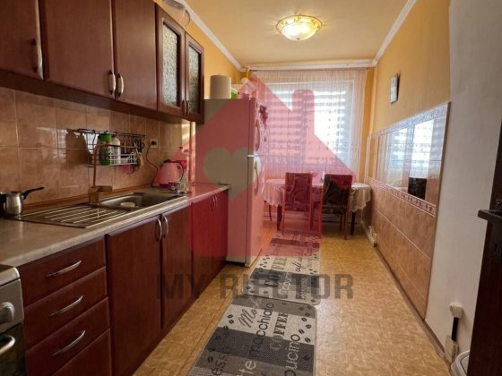 Продаж трикімнатної квартири по вул Можайського Ужгород