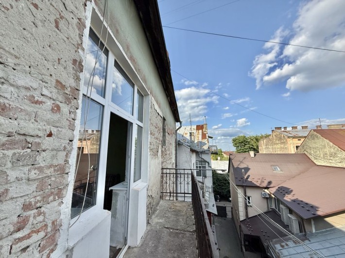 Продам 2 кімн.квартиру в центрі міста на 28 Червня (кінот. Чернівці) - фото 1