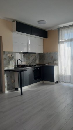 Панорамна ,дизайнерська квартира  1,5к на Гленця. - фото 1