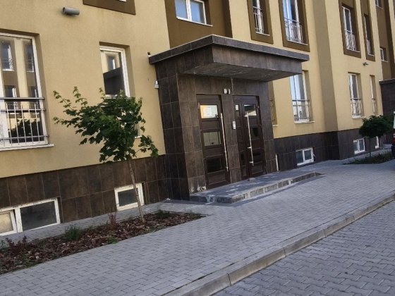 Продається здана трьох кімнатна новобудова. Черновцы