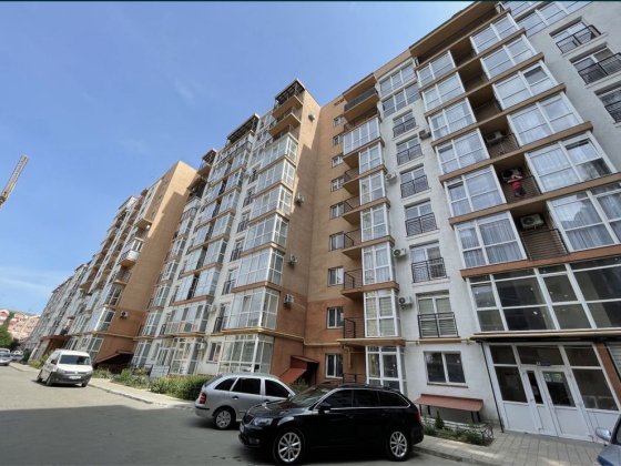 Продам велику 1 кімн новобудову, вул. Руська Черновцы