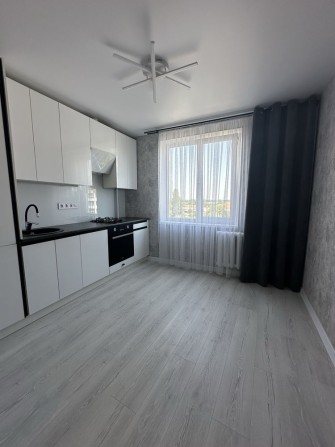 Продаж укомплектованої 2-х кімн. квартири з ремонтом - фото 1