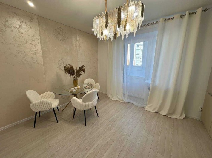 Продаж 2к квартири 74.4 кв. м на вул. Олександрівська 3 - фото 1
