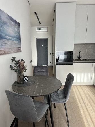 Продаж новоі 1,5 кімнатної квартири в центрі! - фото 1