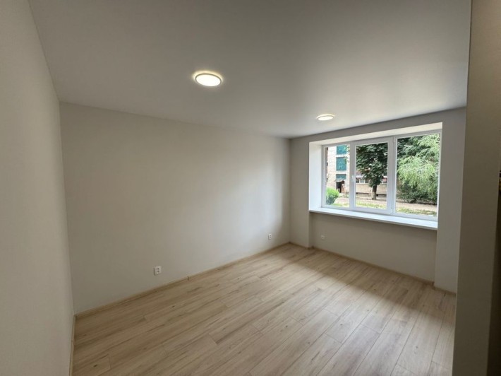 Продаж 1 кім Ужгород - фото 1