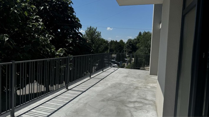 Продаж простороі квартири з терасою вул. Челюскінців - фото 1