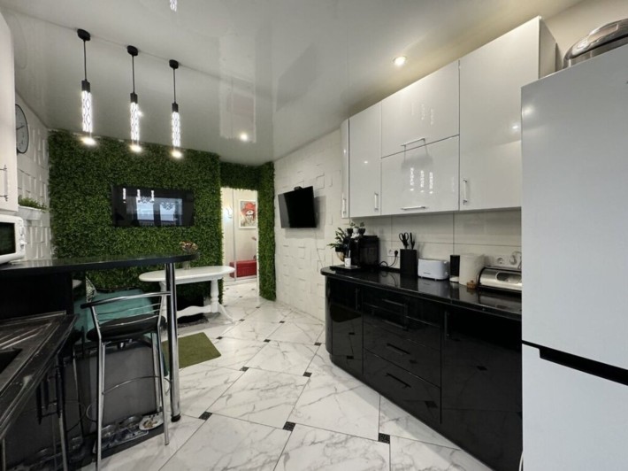 Продам 2-кімнатну квартиру з ремонтом - фото 1