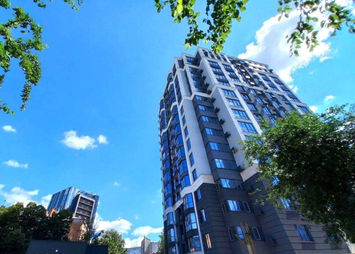 Продам 2 кімнатну квартиру в новобудові – центр міста 3 поверх - фото 1