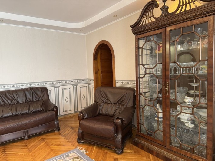 Продам 4 кімнатну квартиру - фото 1