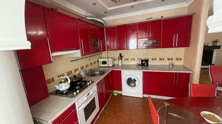 Продам 3 кімнатну квартиру в центрі міста. - фото 1