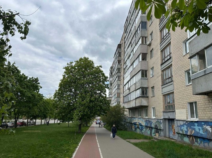 ПРОДАМ 1но кімнатну квартиру у цегляному будинку (Є-Відновлення) - фото 1