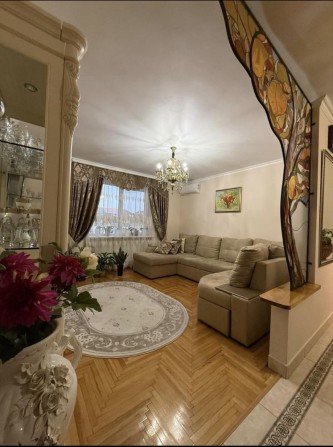 Продаж трикімнатної квартири - фото 1