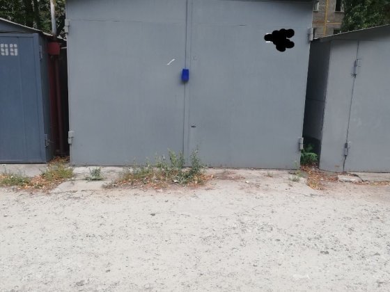 Гараж металлический Победа 3 во дворе Днепр