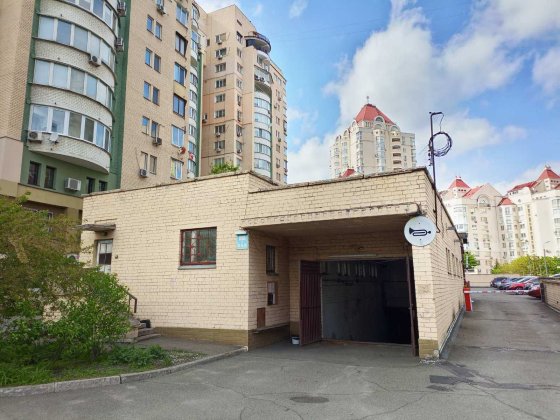 Продається супер гараж підземному паркінгу Оболонь Івасюка 22 без ком Киев