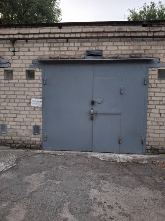 Продам великий капітальний гараж з оглядовою ямою в центрі - фото 1