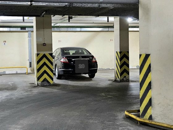 Продаж місця у підземному паркінгу #2 по вул.Срібнокільська 1 Київ