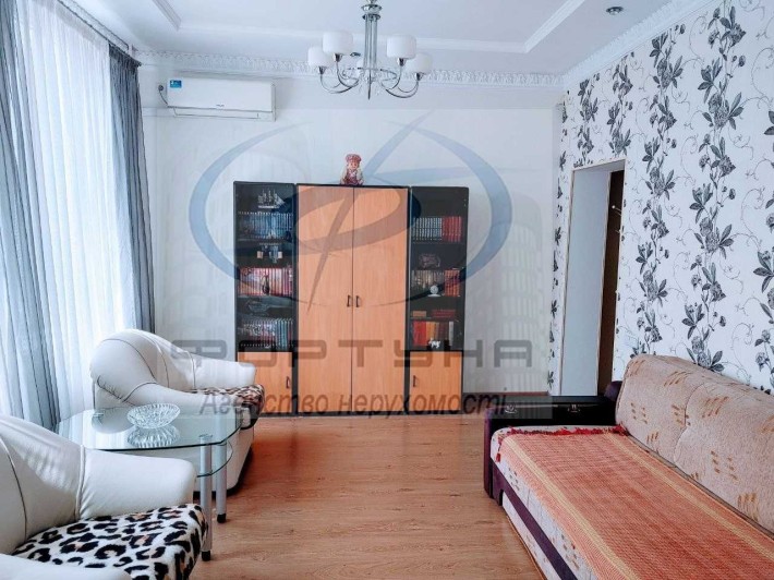 Затишна 2 кім.кв. з ремонтом по вул.Нарбутівська - фото 1