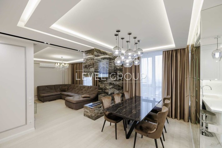 Продаж ексклюзивної квартири в ЖК Соломенська 20в 3 кім-130к.м. - фото 1