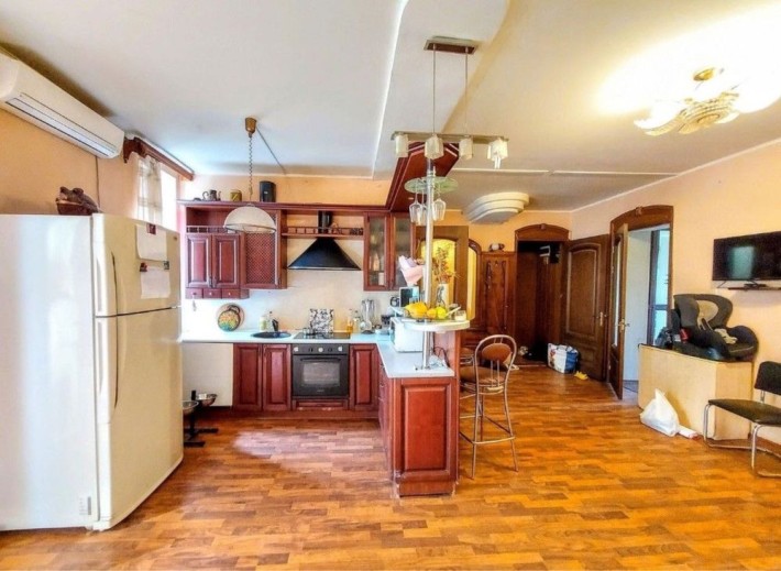 Продам 3 комнатную квартиру Центр Артема ул Святослава Хороброго - фото 1