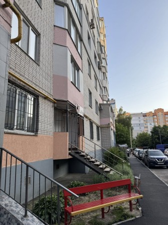 Оренда кімнати в квартирі без хазяйки. Для дівчини. Поділля - фото 1