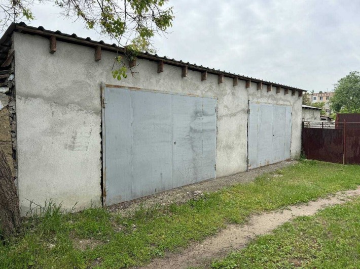 Продам гараж в центрі міста по вул. Шосейна 31 - фото 1