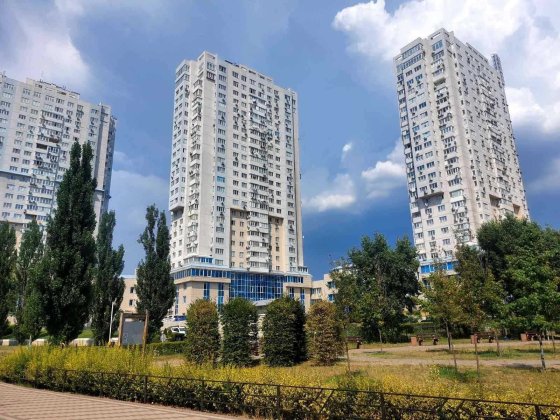 Продам підземний паркінг 14 м.кв., Березняки, Шумського 1В Лівобережна Киев