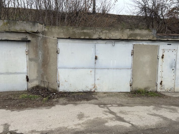 Гараж з ямою та єлектропостачанням  вул.Балківська навпроти АЗС БРСМ. - фото 1