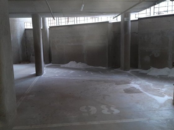 Продаж машиномісця в ЖК"Кардинал" Київ