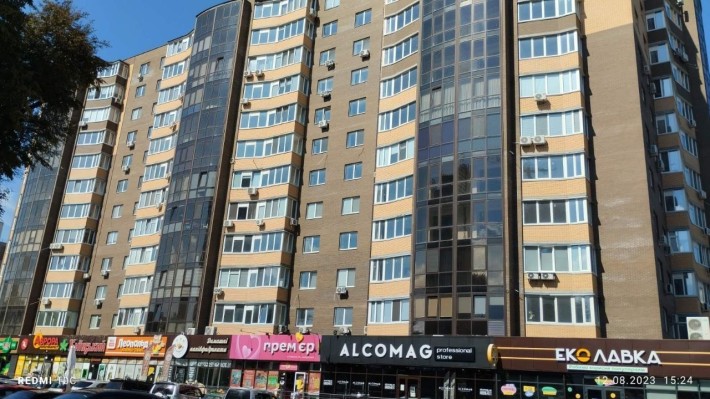 Продам Квартиру Центр 75 метров . - фото 1
