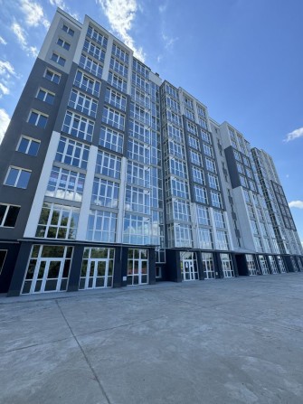 Простора 3-кімнатна квартира з паркінгом - фото 1