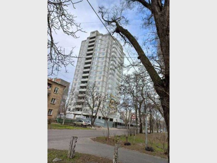 Продам двокімнатну квартиру в центрі міста - фото 1