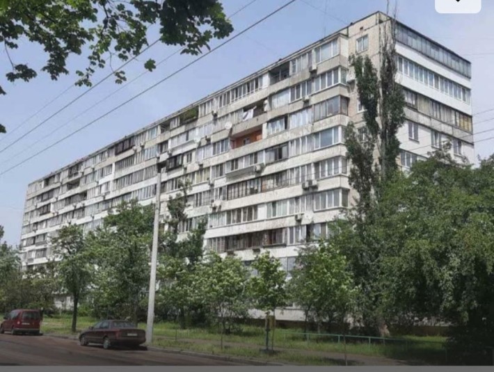 Мілютенка 18, м.Чернігівська - фото 1