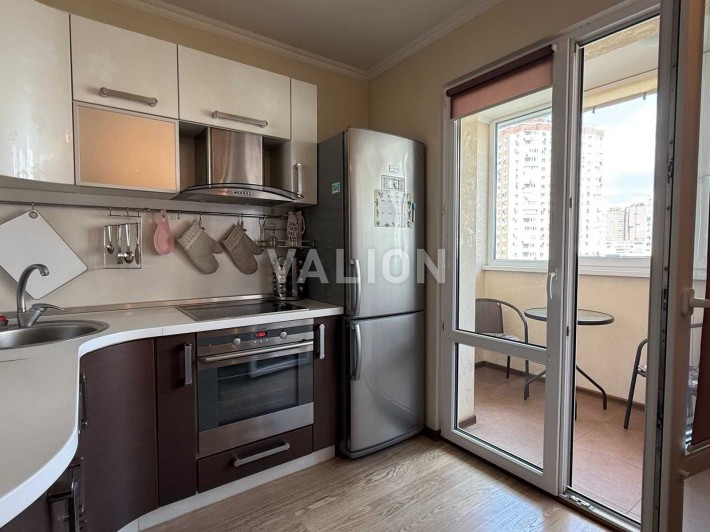 Продаж 2к квартири з ремонтом, метро Позняки, вул. Княжий Затон 4-А - фото 1