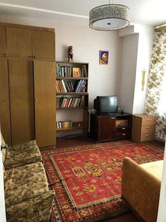 Продам 3-комн квартиру в районе Дзержинского ул. - фото 1