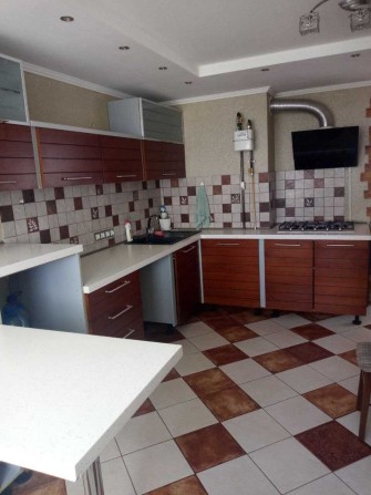 Продається 3-кімнатна квартира в центрі міста по бул. Шевченка 220 - фото 1
