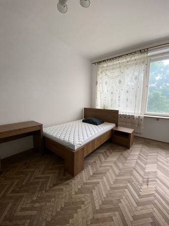 Оренда ізольованих кімнат у самому центрі Львова по вул. Князя Романа. - фото 1