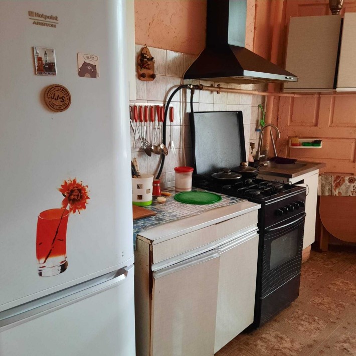 Сдам комнату в 3-комн,квартиру по ул,Кравченко м.Лукьяновка - фото 1