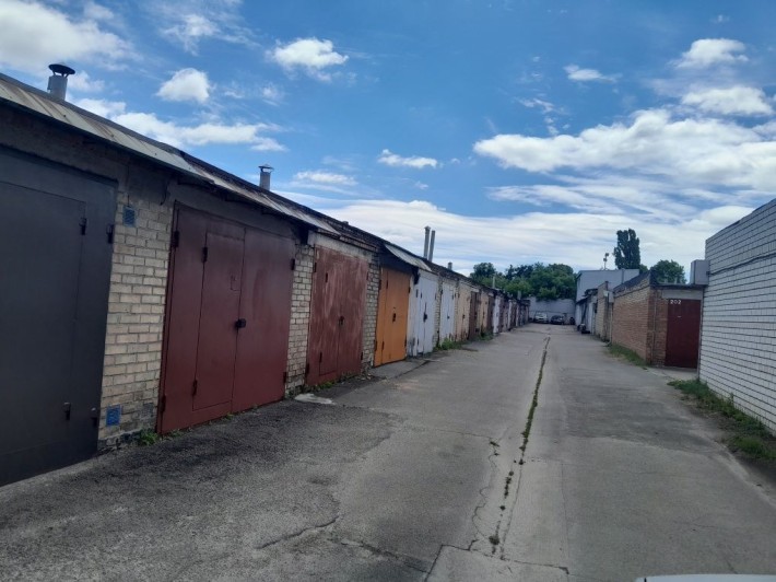 Продам гараж в ГБК "Центр' по вул.Святослава Хороброго,23 - фото 1
