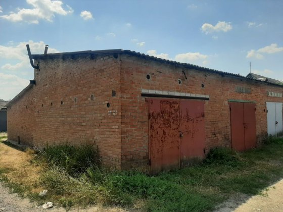 Продам капітальний гараж Карлівка