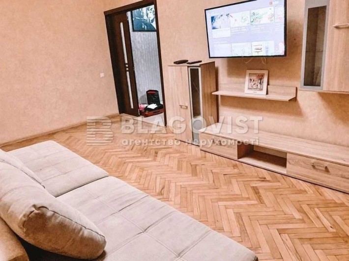Продам квартиру с ремонтом в сталинке с лифтом  Саксаганского 85 - фото 1