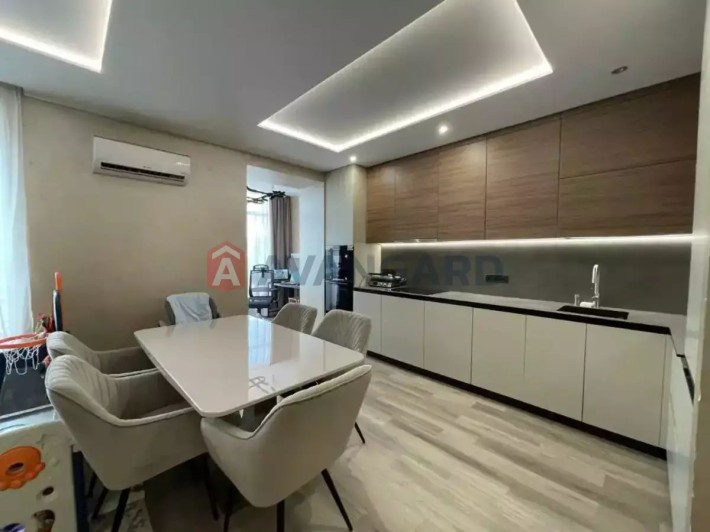 Продам 3кім ЖК Хмельницький, вул. Б. Хмельницького 11а - фото 1