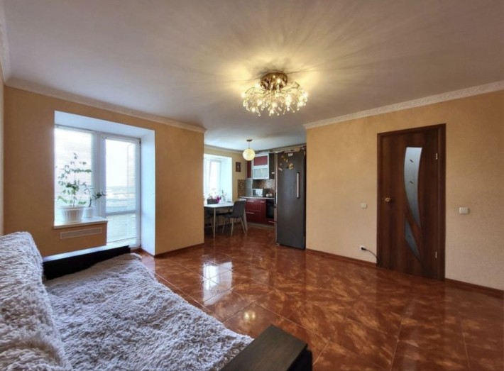 У продажу велика квартира на Словʼянці - фото 1