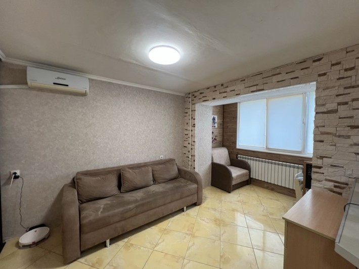 Продаж однокмімнатної квартири в цегляному будинку - фото 1